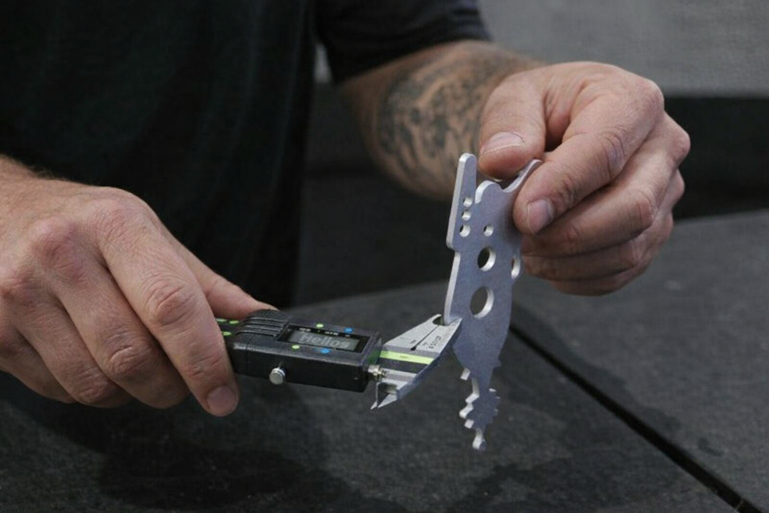 Grafico dello spessore del calibro di alluminio